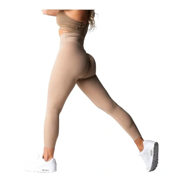 NVGTN Beige Signature 2.0 Leggings Women’s Size M buttery Soft - Picture 9 of 11